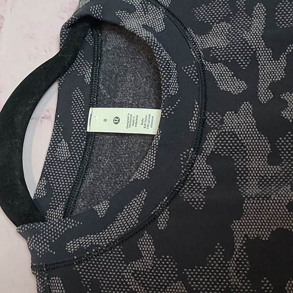 LULULEMON CLOSE TO CROSSING HERITAGE CAMO THICK PULLOVER LONG SLEEVE 8 - Picture 3 of 13